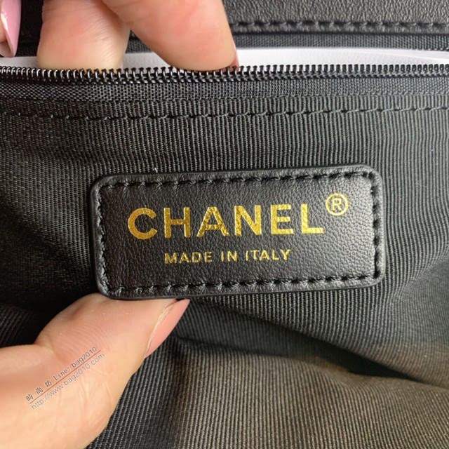 Chanel女包 AS1514 Chanel2020年新款包 鉚釘香香Logo Chanel鏈條單肩斜挎小號包  djc3993